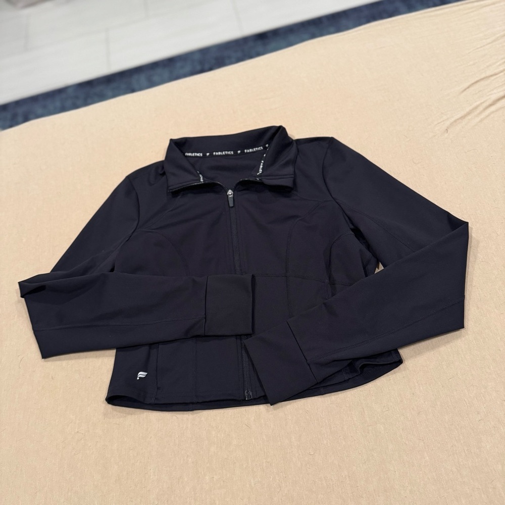 Fabletics Black Cropped Athletic Jacket Size:Xl - image 2
